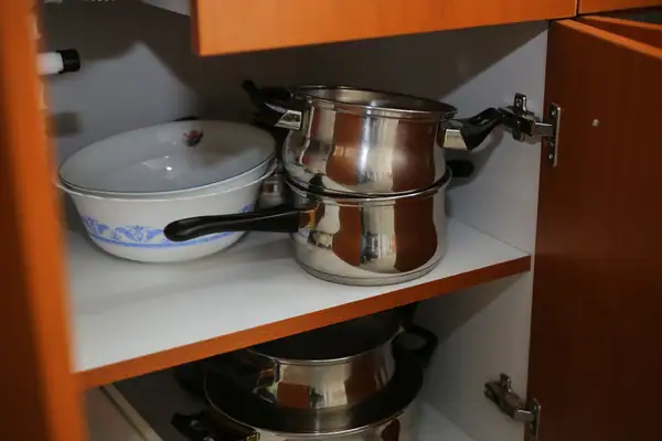Pots and cookware