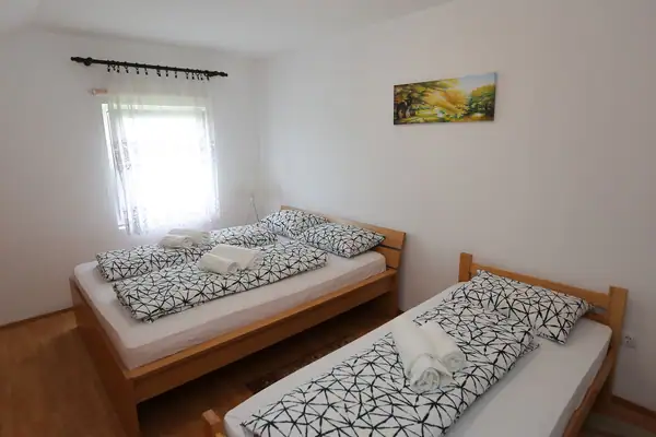 Upstairs twin room