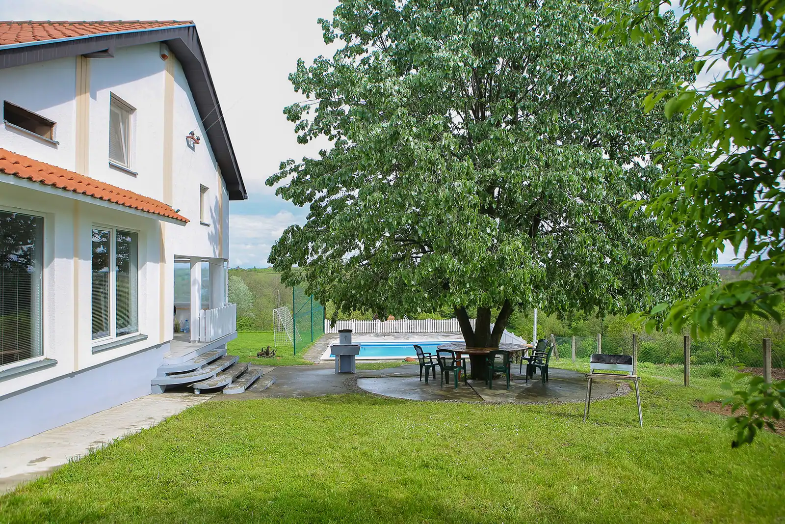 Villa Teo-Sport with garden and pool